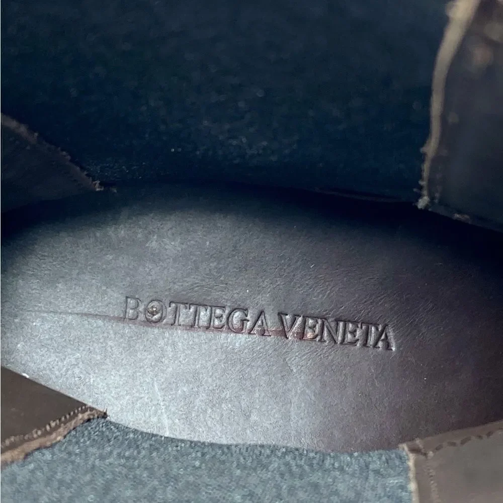 Bottega Veneta Contrast-Sole Leather Tire Chelsea Boots size 38